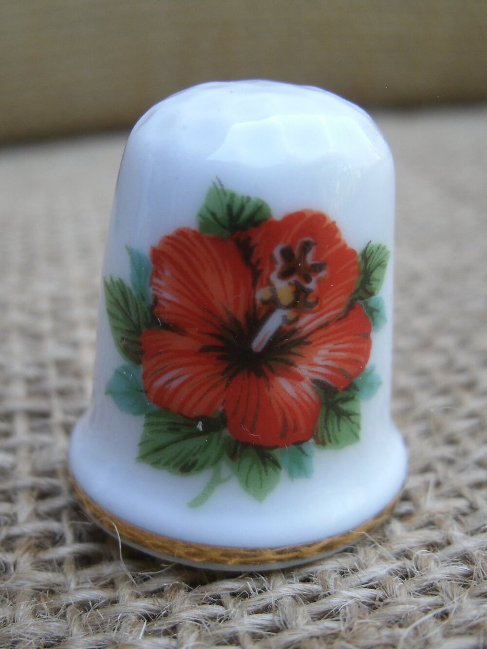 Vintage Hibiscus Hawaii Porcelain Thimble